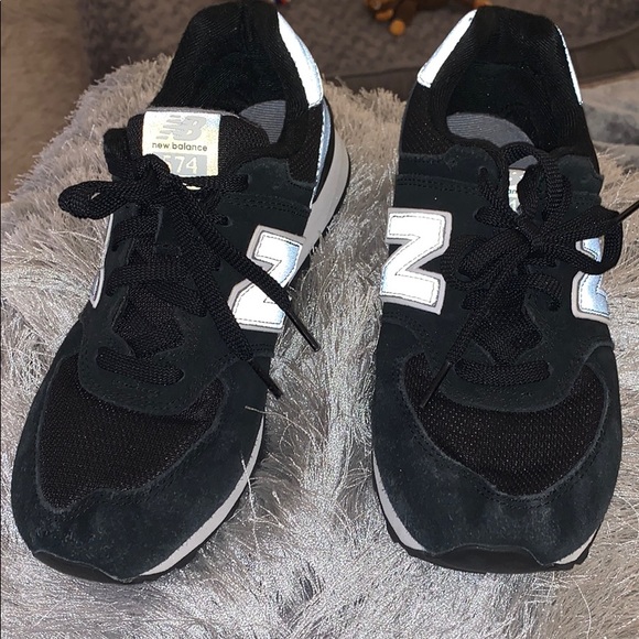 New Balance Shoes - Picture 2 of 2